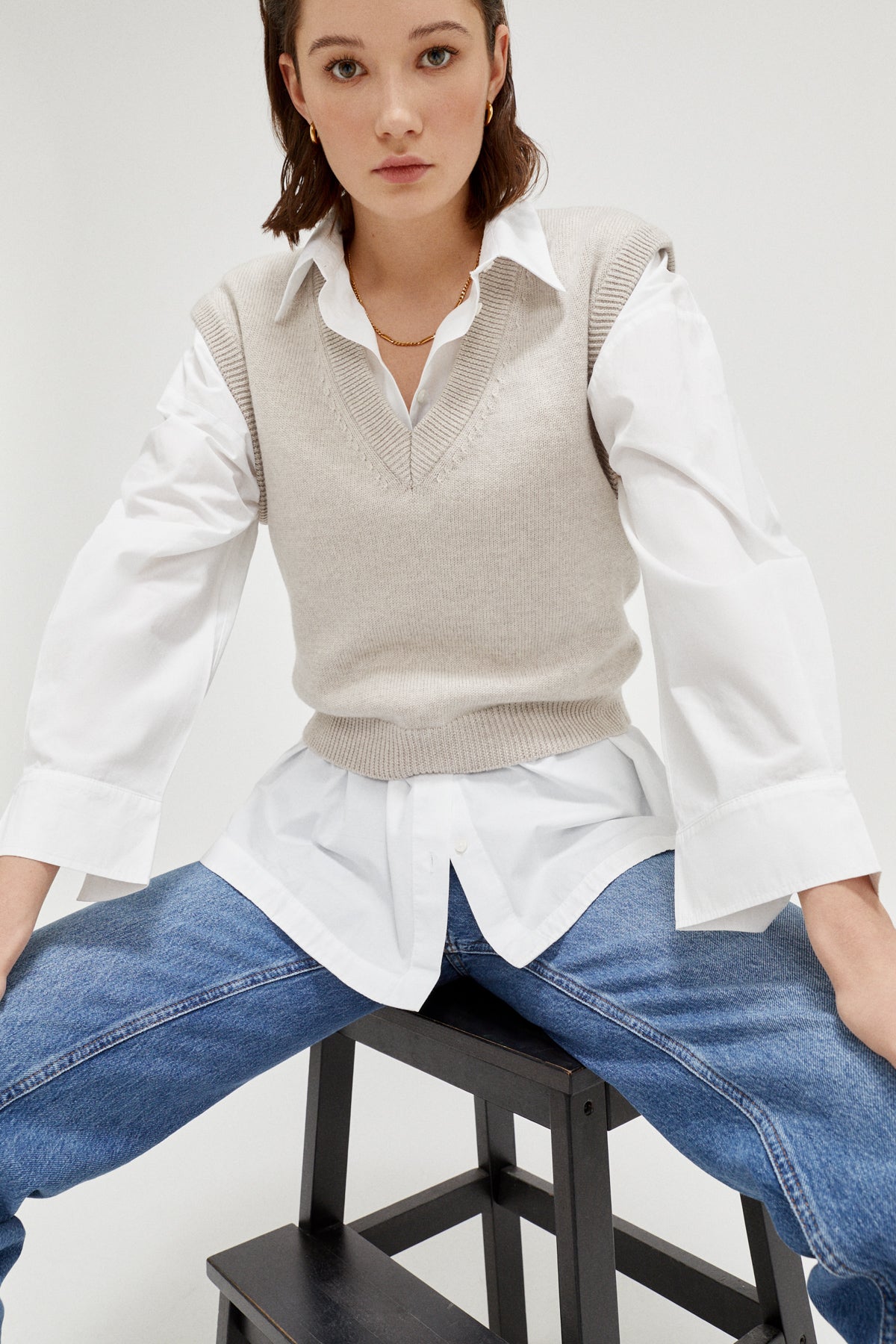 the merino wool vest greige