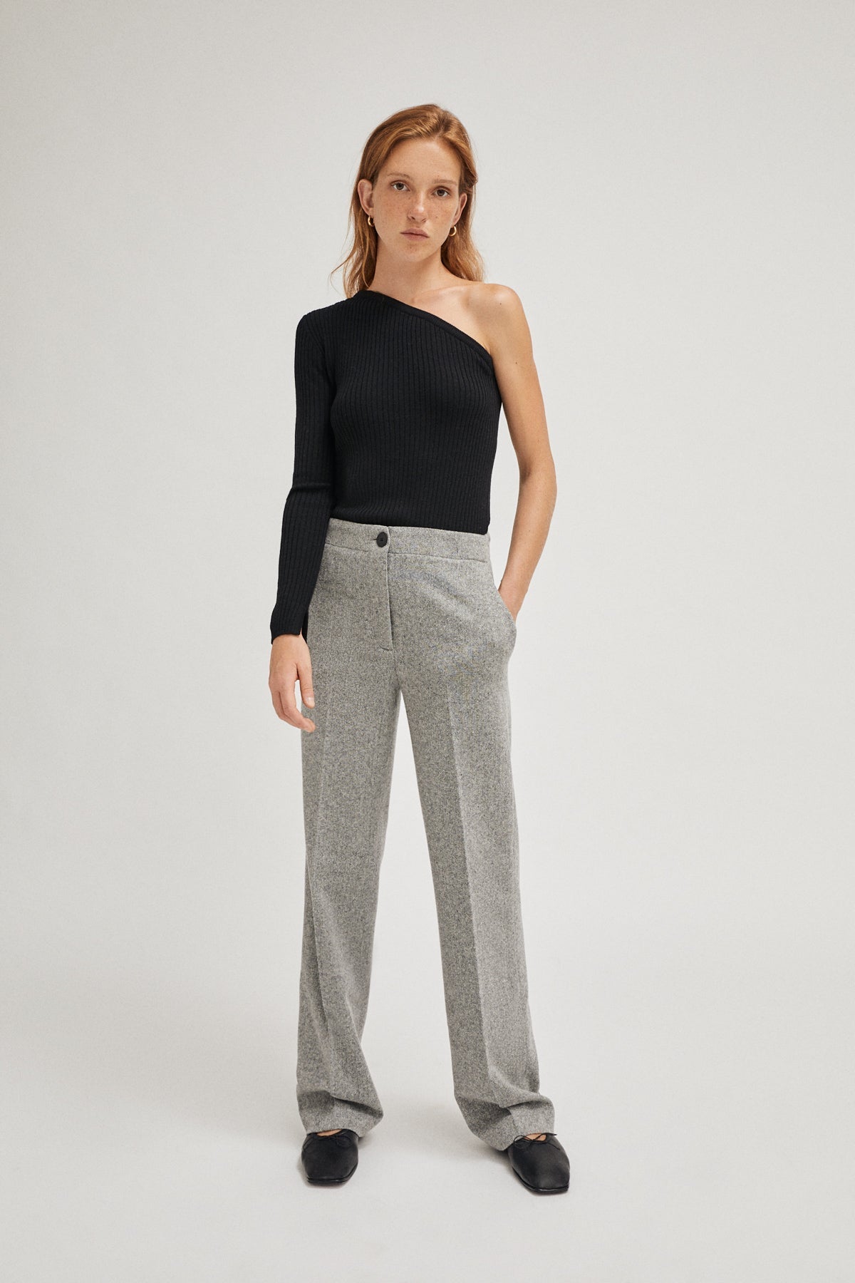 the merino wool one shoulder top black